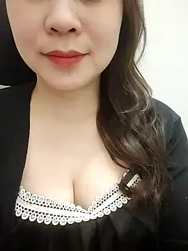 Girl Shy2000 online show from 15, 3, 2026