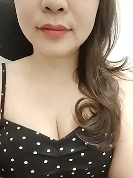 Girl Shy2000 online show from 19, 4, 2026