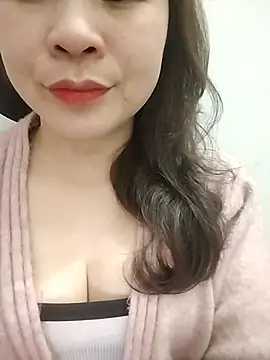 Girl Shy2000 online show from 6, 2, 2026