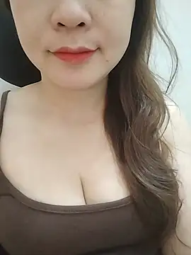 Girl Shy2000 online show from 5, 6, 2026