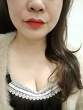 Girl Shy2000 online show from 10, 3, 2026