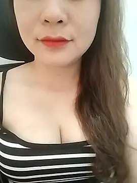 Girl Shy2000 online show from 5, 5, 2026