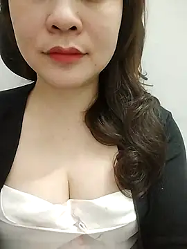 Girl Shy2000 online show from 17, 3, 2026