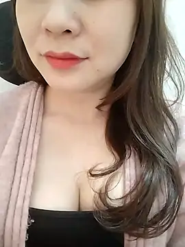 Girl Shy2000 online show from 10, 3, 2026