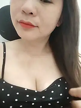 Girl Shy2000 online show from 5, 5, 2026