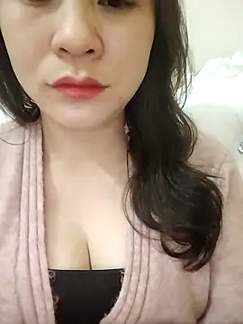 Girl Shy2000 online show from 17, 1, 2026