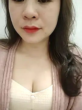 Girl Shy2000 online show from 13, 2, 2026