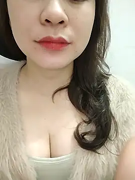 Girl Shy2000 online show from 4, 2, 2026