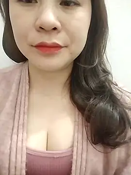 Girl Shy2000 online show from 15, 2, 2026