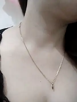 Girl Shy2000 online show from 18, 2, 2026