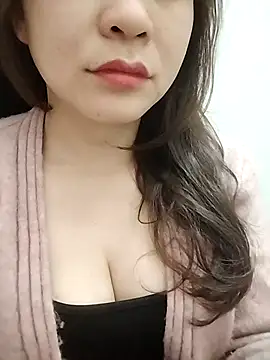 Girl Shy2000 online show from 4, 3, 2026