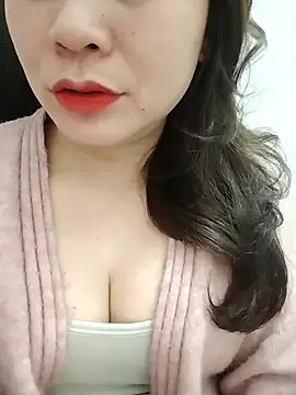 Girl Shy2000 online show from 9, 2, 2026