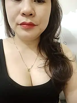 Girl Shy2000 online show from 21, 2, 2026