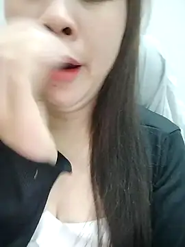 Girl Shy2000 online show from 11, 11, 2025