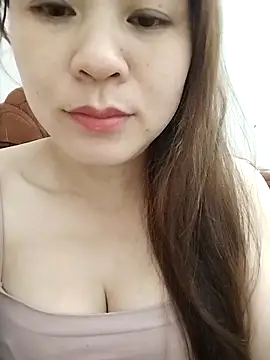 Girl Shy2000 online show from 26, 10, 2025