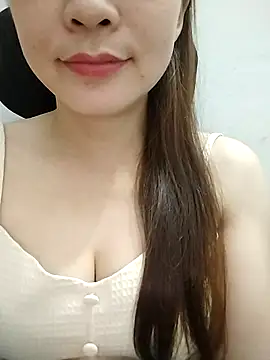 Girl Shy2000 online show from 6, 11, 2025