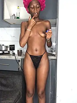 Caramel102004 online show from 25, 4, 2026