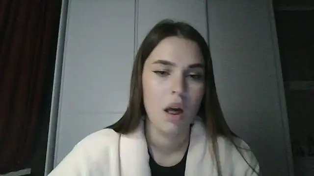 Snapshot of Miravell chatting on 9, 11, 2025 Miravell online show from 9, 11, 2025