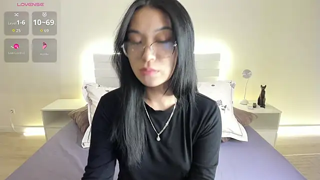 cute cutiepie online show from 2, 10, 2025