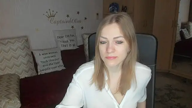 Tiffany Bates online show from 15, 12, 2025