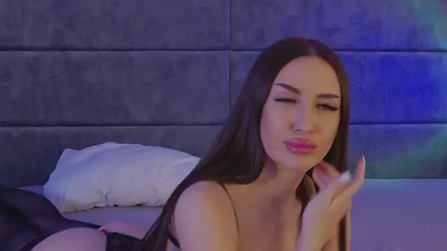 Luna Olsen online show from 11, 10, 2025