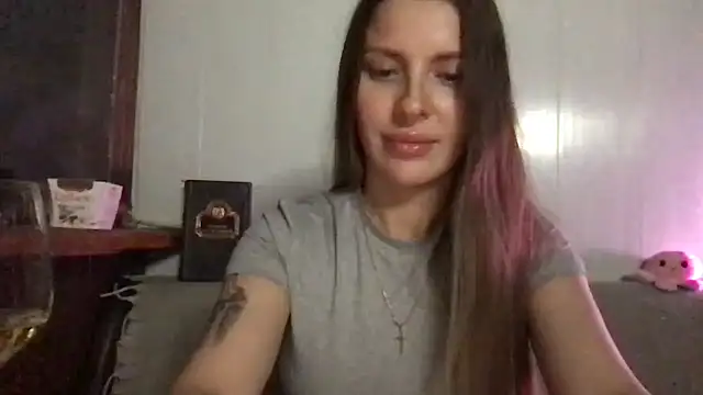 Snapshot of Ceryanna chatting on 28, 10, 2025 Ceryanna online show from 28, 10, 2025