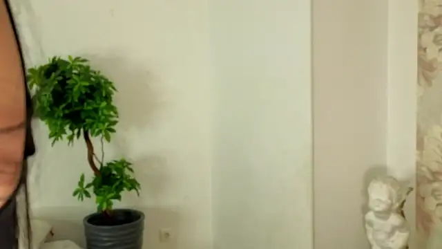 MilaYumi online show from 28, 11, 2025