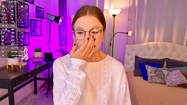 Bubblegum Babe  online show from 19, 10, 2025