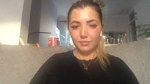 Blonde-Skye-Xo online show from 24, 9, 2025