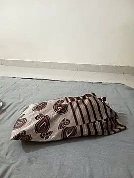 Minakshi 677 online show from 15, 4, 2026