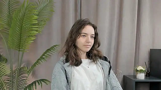 TarahCayne online show from 29, 9, 2025