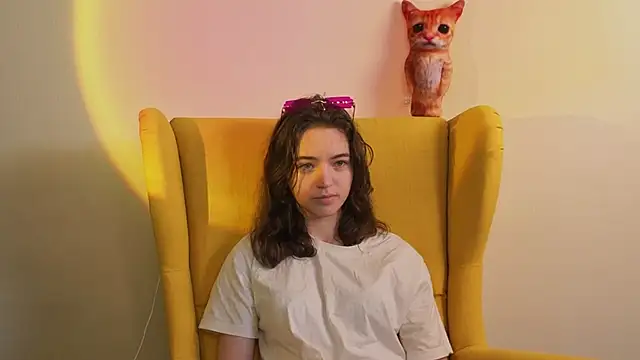 TarahCayne online show from 4, 10, 2025