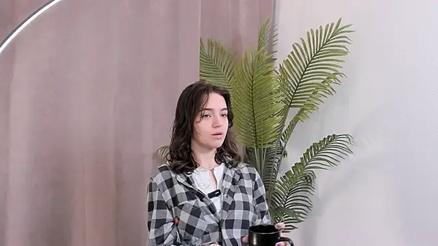 TarahCayne online show from 25, 9, 2025