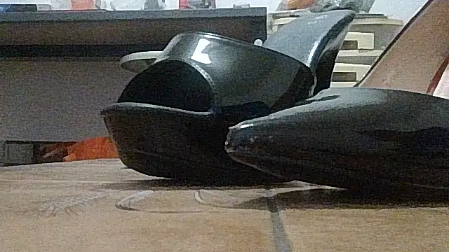 vanessadeesse online show from 8, 3, 2026