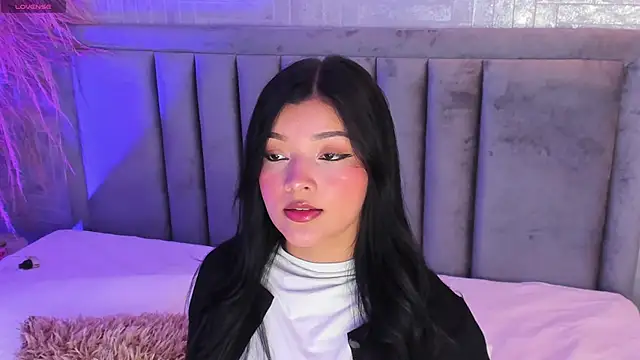 EmmaBlossom online show from 3, 10, 2025
