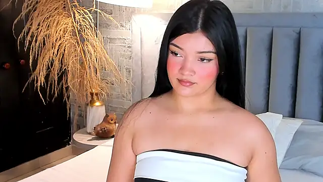 Snapshot of EmmaBlossom chatting on 2, 5, 2026 EmmaBlossom online show from 2, 5, 2026