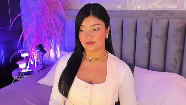 EmmaBlossom online show from 23, 10, 2025