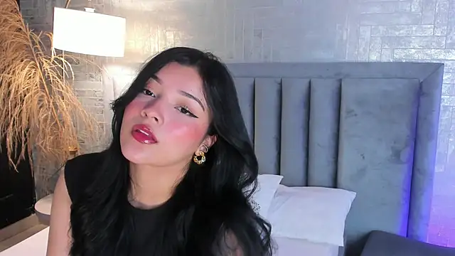 Snapshot of EmmaBlossom chatting on 6, 5, 2026 EmmaBlossom online show from 6, 5, 2026