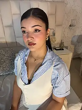 EmmaBlossom online show from 17, 4, 2026