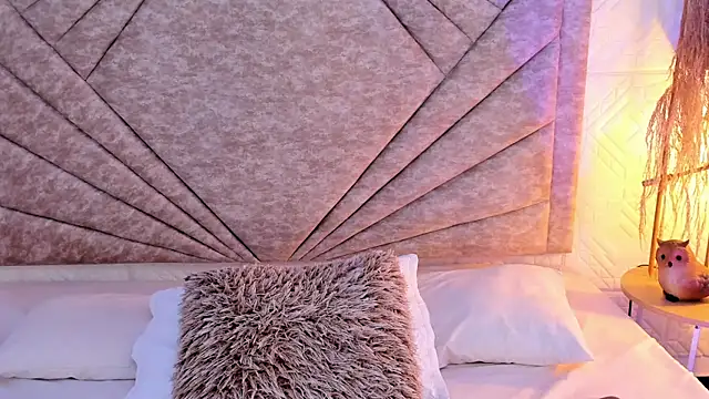 EmmaBlossom online show from 18, 12, 2025