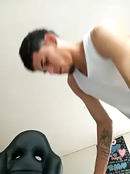 Pingasaboy20 online show from 18, 11, 2025