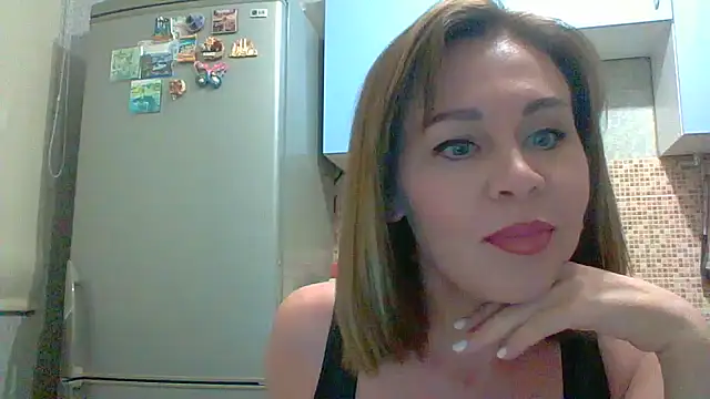 Snapshot of Olyverin chatting on 1, 11, 2025 Olyverin online show from 1, 11, 2025