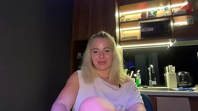 Snapshot of Miravynn chatting on 19, 2, 2026 Miravynn online show from 19, 2, 2026