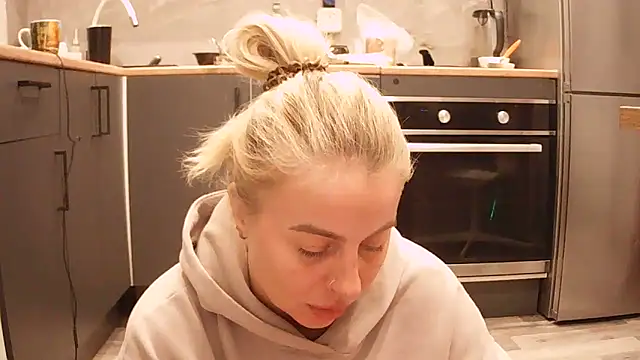 Snapshot of Miravynn chatting on 29, 3, 2026 Miravynn online show from 29, 3, 2026