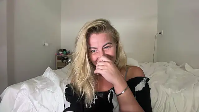 Snapshot of Miravynn chatting on 7, 2, 2026 Miravynn online show from 7, 2, 2026