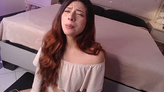 Adrianna5  online show from 8, 11, 2025