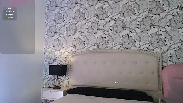 Adrianna5  online show from 6, 11, 2025