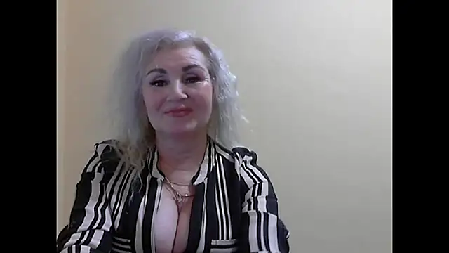 LadySexyBlond online show from 17, 10, 2025