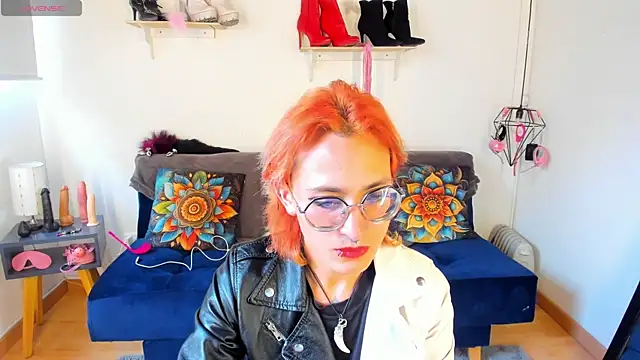 Moon Fox online show from 2, 11, 2025