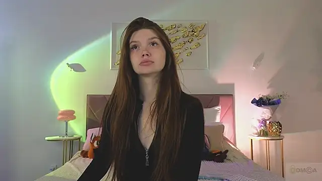 Nicole Broown  online show from 30, 11, 2025